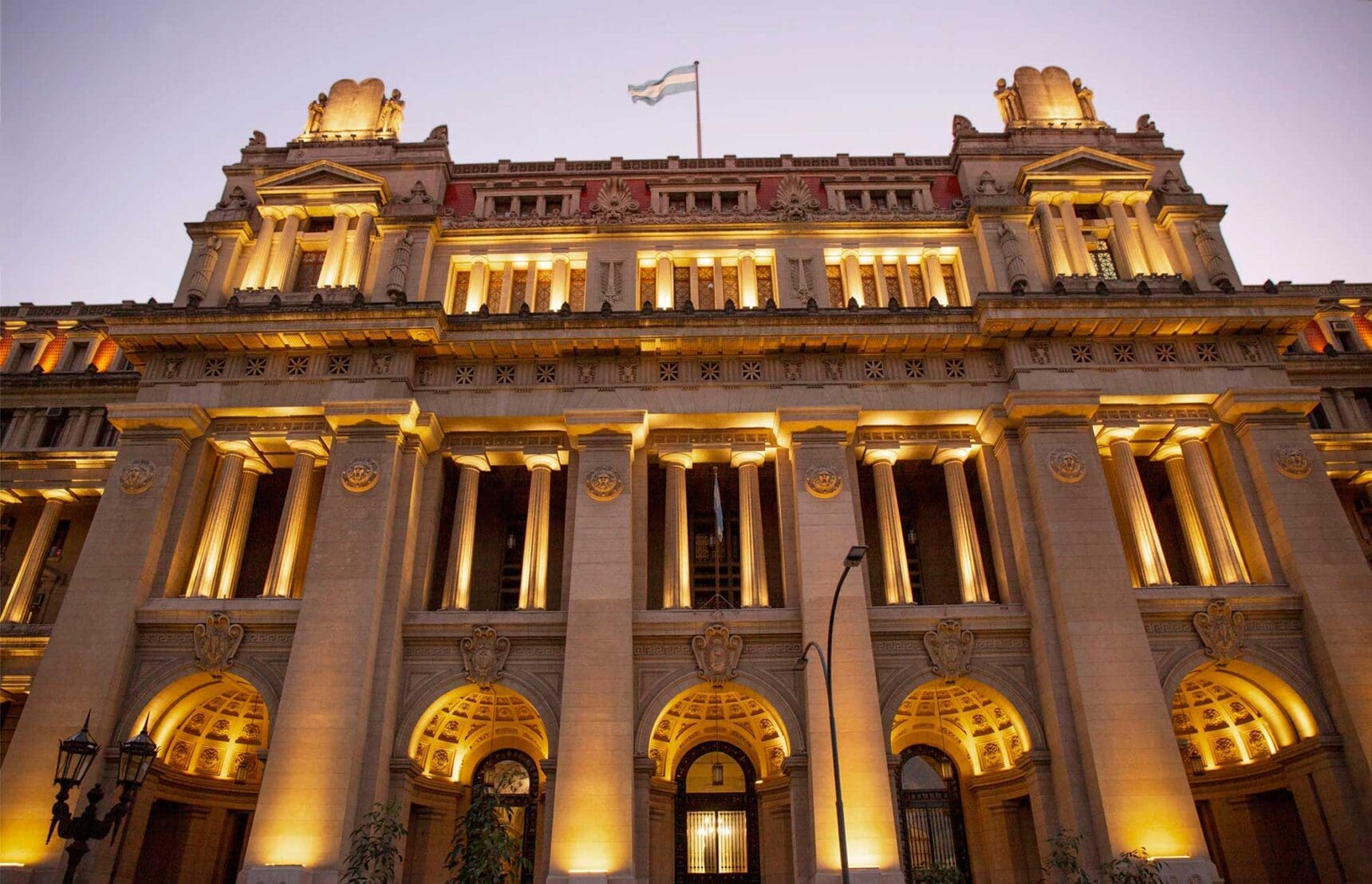 Lee más sobre el artículo Nuevas Directrices de la Corte Suprema sobre la Revisión Horizontal en Casación: Implicancias y Alcances